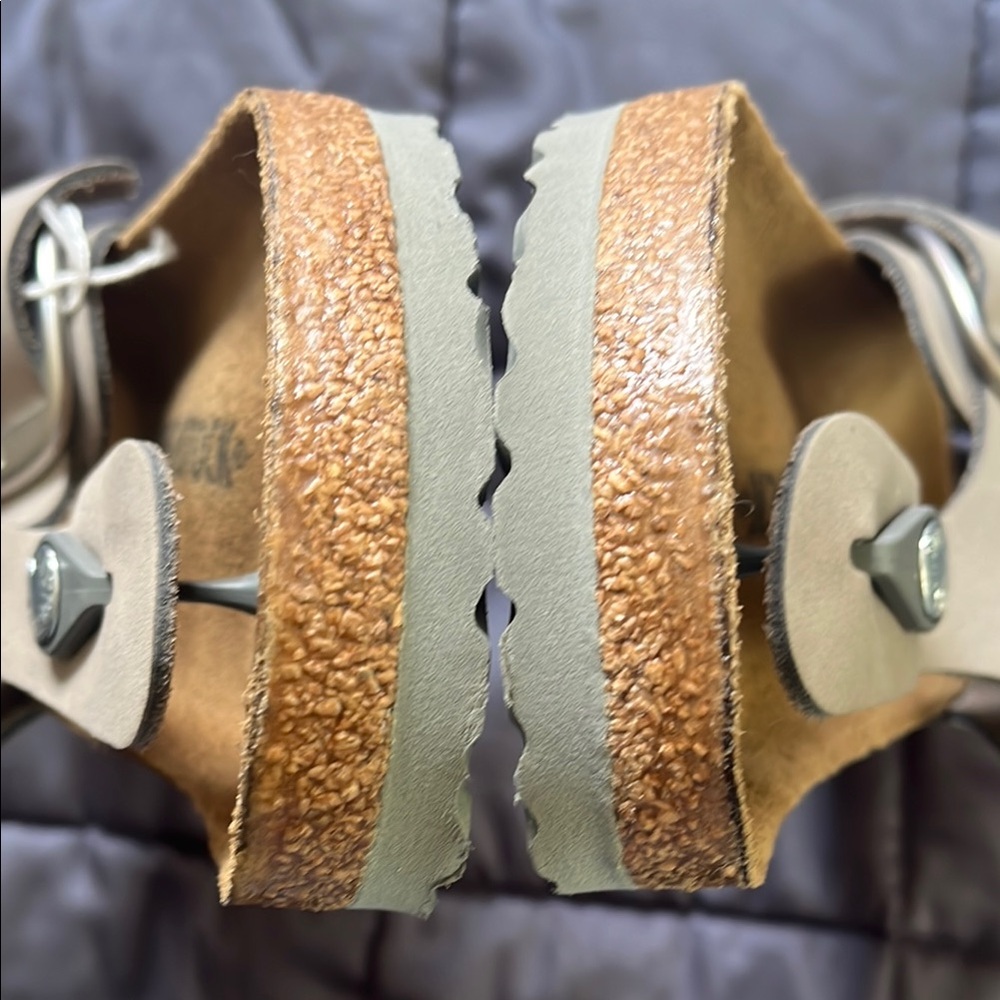 Birkenstock Gizeh Big Buckle Soft Footbed Dove Gray Excellent Condition - Picture 8 of 14